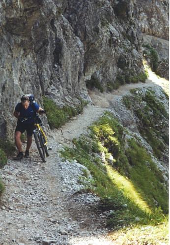 Schiebepassage zum Schrofenpass Schiebepassage zum Schrofenpass