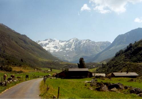 Auffahrt nach Dürrboden (2011 m)