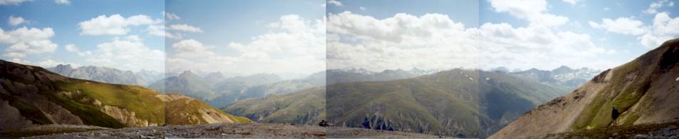 Blick nach Süden am Pass Chachauna (2694 m) Blick nach Süden am Pass Chachauna (2694 m)
