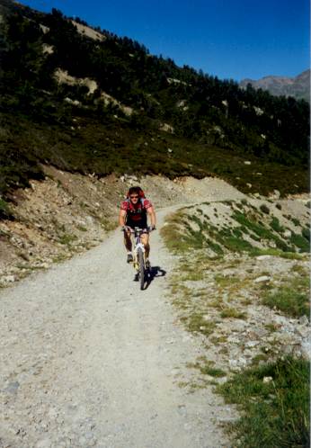 Daniel bei der Auffahrt zum Passo di Verva (2301 m) Daniel bei der Auffahrt zum Passo di Verva (2301 m)