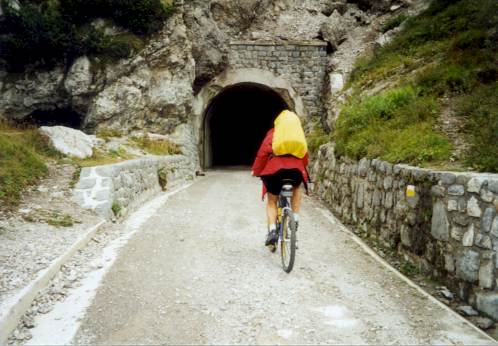 Der Tremalzo Scheiteltunnel (1863 m)