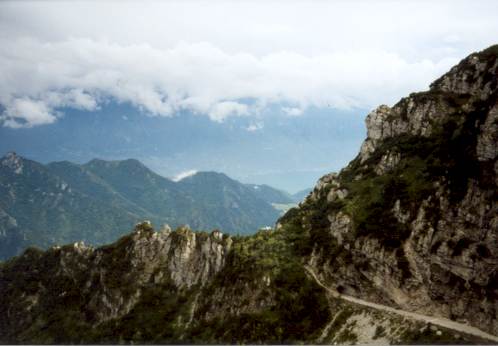 Blick vom Tremalzo auf die Abfahrt