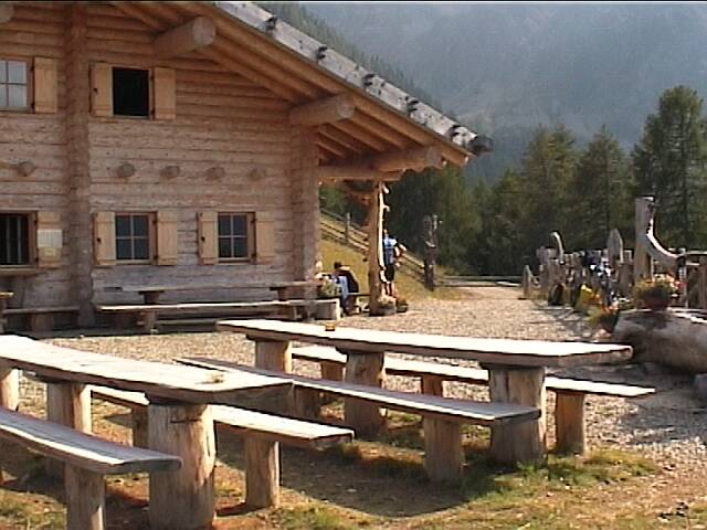 Abends vor der Spitzner Alm