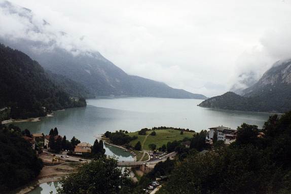 Lago di Molveno im Regen