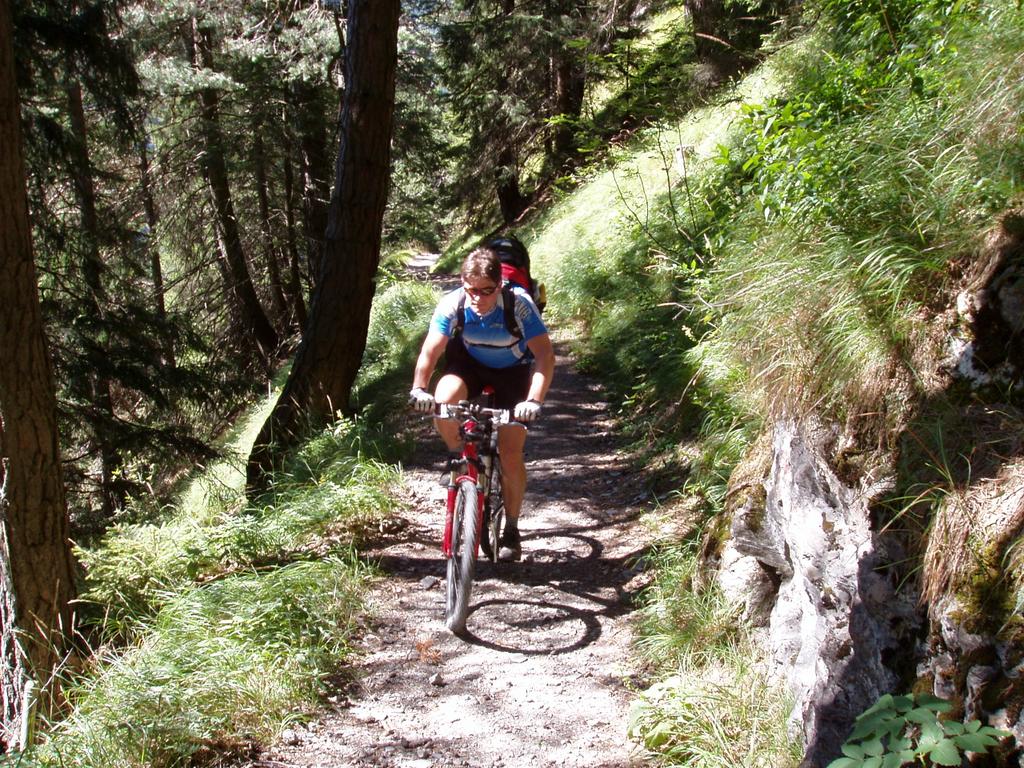 Daniel auf dem alten Schyn-Trail Daniel auf dem alten Schyn-Trail