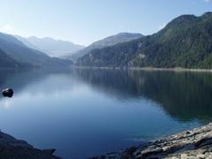 Blick über den Mamorera-Stausee (1680 m) in Richtung Septimer Pass