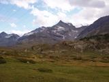 Blick auf Piz Bernina (4049 m) und Piz Palü (3905 m)