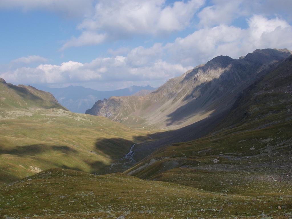 Blick von der Scharte ins Val Montozzo Blick von der Scharte ins Val Montozzo