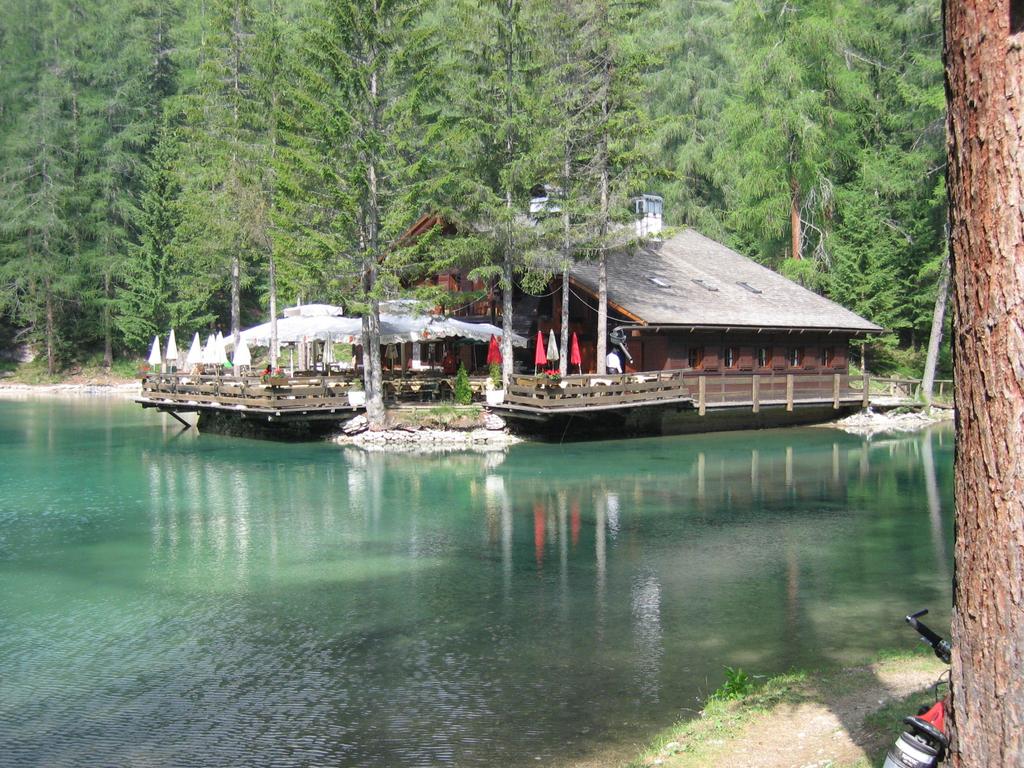 Ausflugslokal am Lago Ghedina (1457m) Ausflugslokal am Lago Ghedina (1457m)