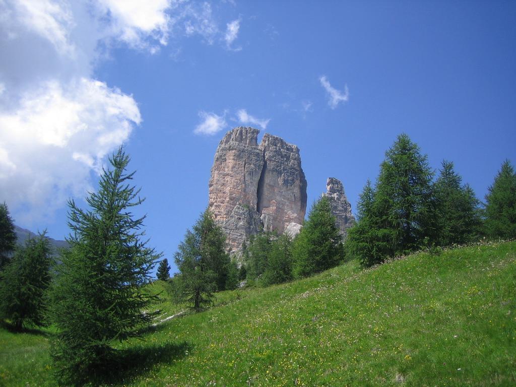Anfahrt zu den Cinque Torri Anfahrt zu den Cinque Torri