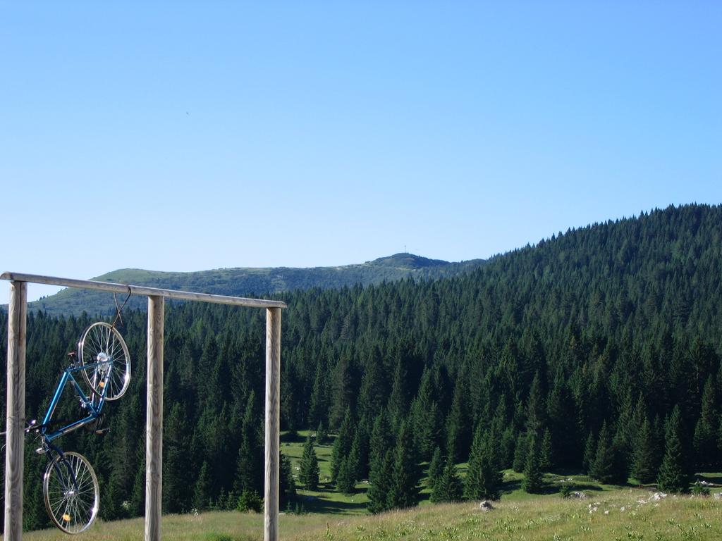 Blick vom Passo Coe zum Monte Maggio Blick vom Passo Coe zum Monte Maggio
