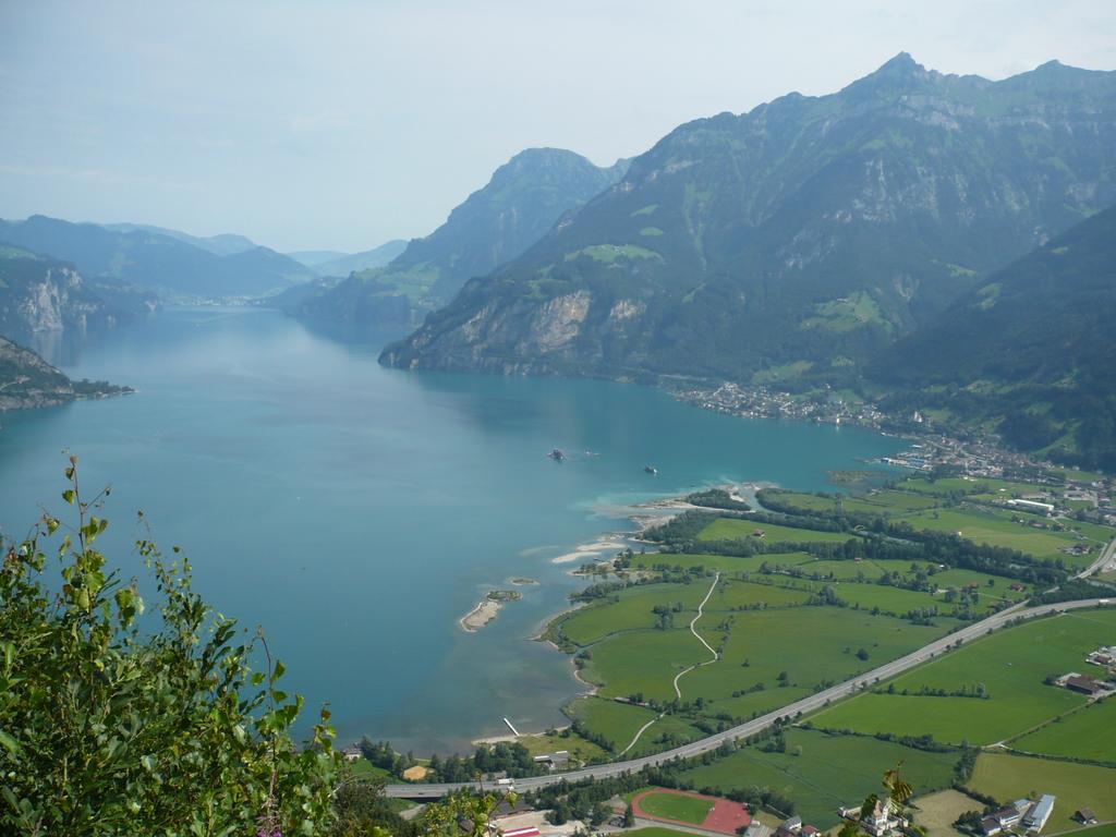 Vierwaldstätter See, Reuss und Flüelen Vierwaldstätter See, Reuss und Flüelen