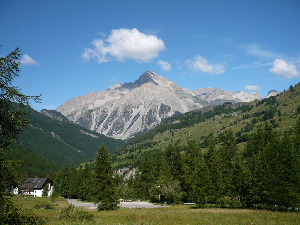 Blick zum markanten Mont Chaberton (3131m)