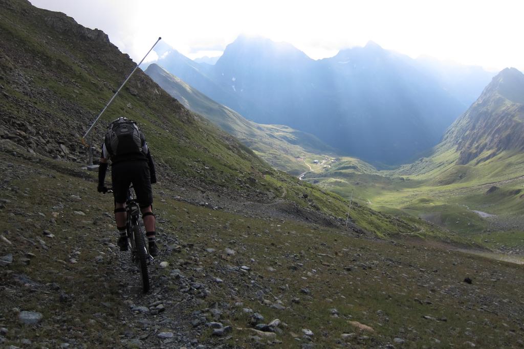 Abfahrt über die Skipiste