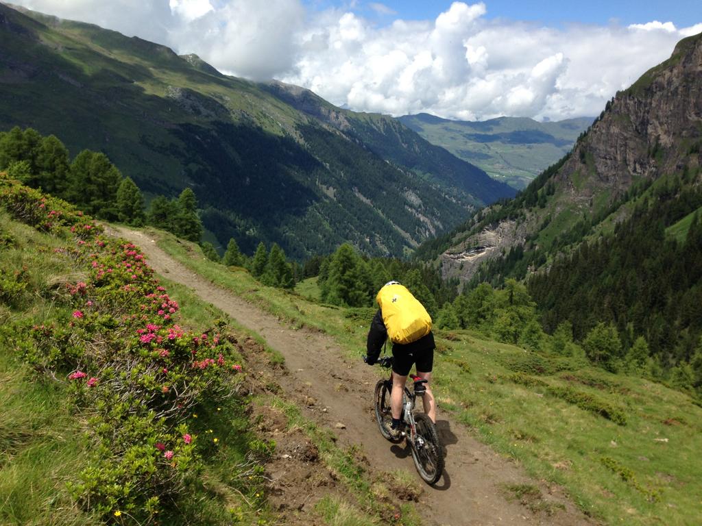 Abfahrt Tomülspass (7) Abfahrt Tomülspass (7)