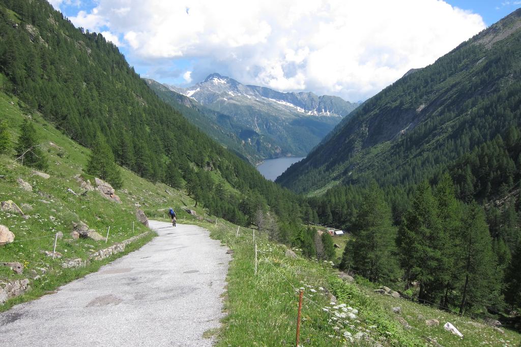 Abfahrt zum Lago del Sambuco