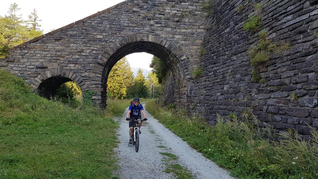 Auf der alten Bahntrasse nach Obervellach