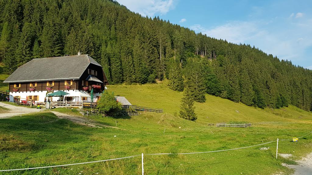 Hemagorer Bodenalm (1251m) Hemagorer Bodenalm (1251m)