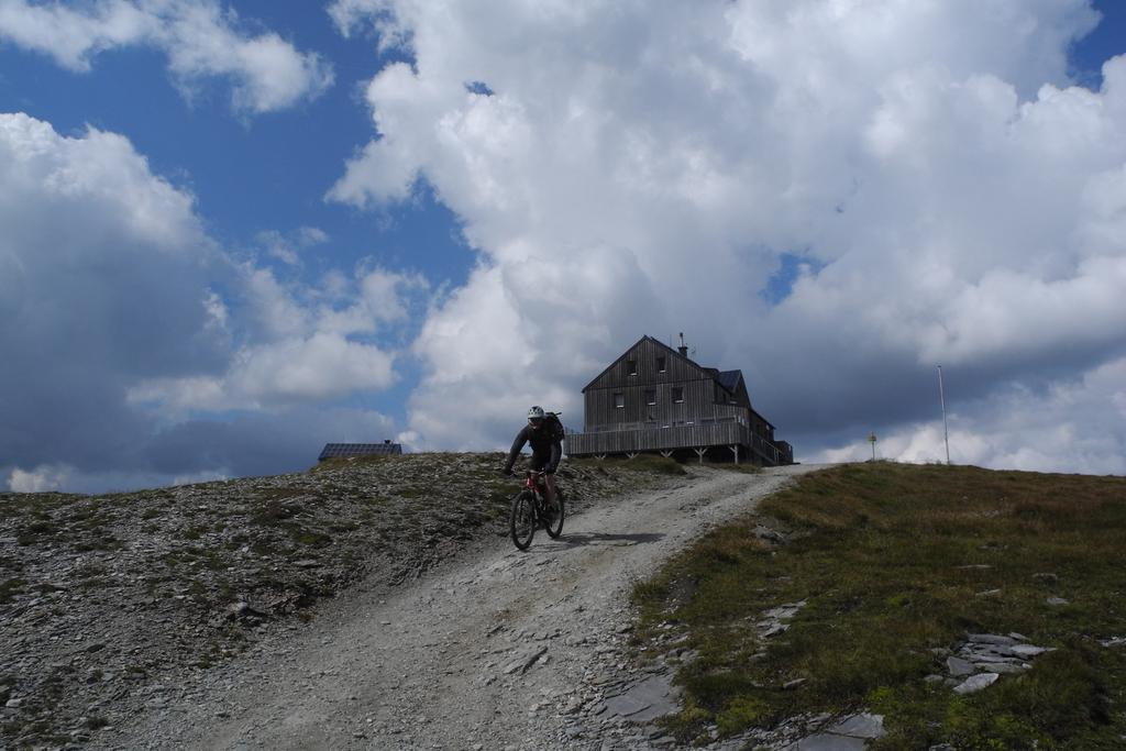 Abfahrt von der Hagener Hütte