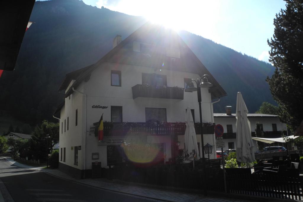 Gasthaus Edlinger in Mallnitz (1191m) Gasthaus Edlinger in Mallnitz (1191m)