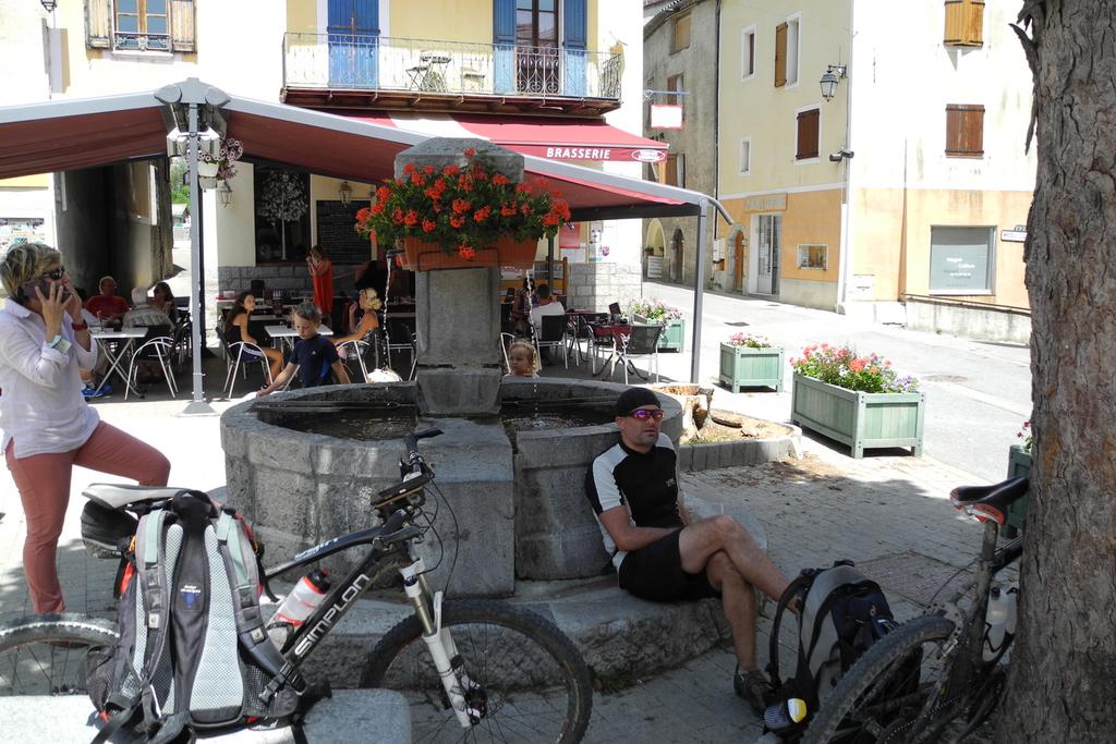 Zweiter Brunnen in St-André-les-Alpes Zweiter Brunnen in St-André-les-Alpes