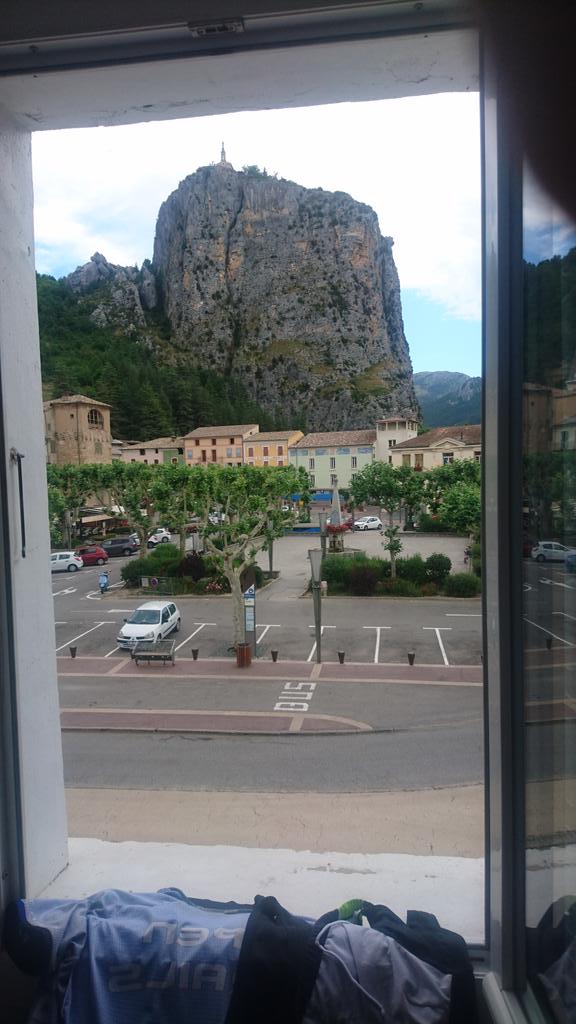 Fensterblick in Castellane