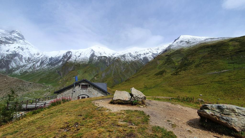 Rifugio Elena (2061m)