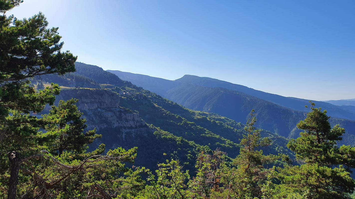 Blick auf Peyresq (1520m)