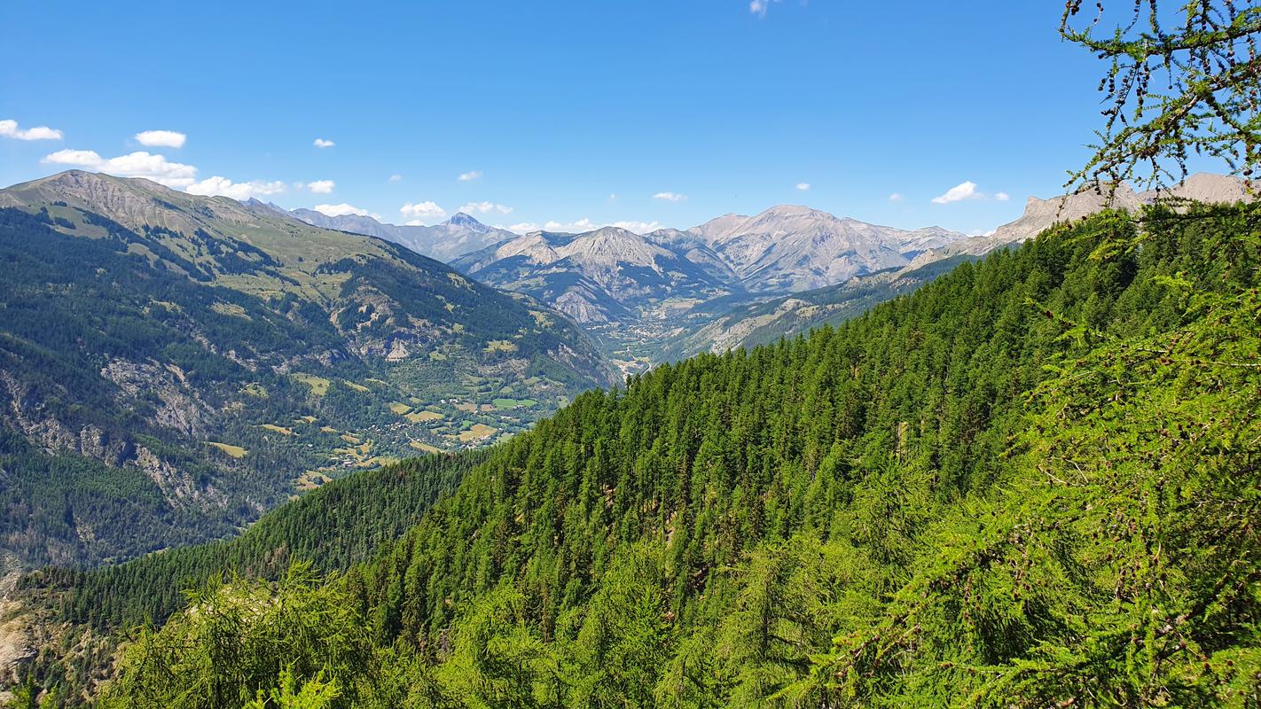 Blick auf Colmars und die Berge um Allos