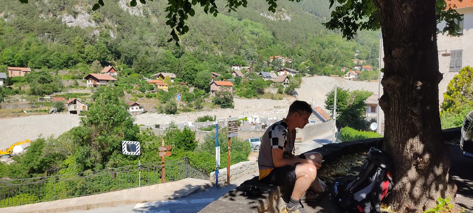 Frühstückspause in Saint-Martin-Vésubie (950m) Frühstückspause in Saint-Martin-Vésubie (950m)