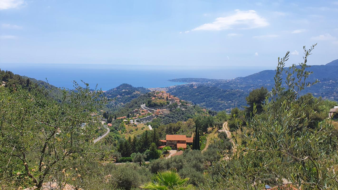 Castellar vorne, Menton hinten Castellar vorne, Menton hinten