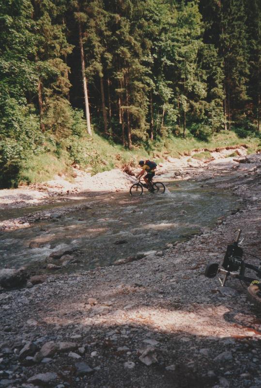 Bachdurchquerung (war aber der falsche Weg)