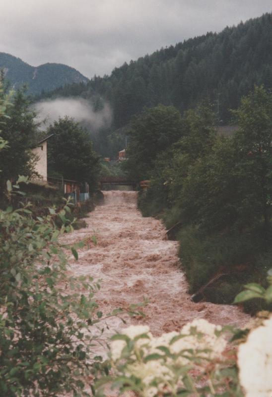 Die Folgen des Wetters; Villnöß Bach in Pitzak.