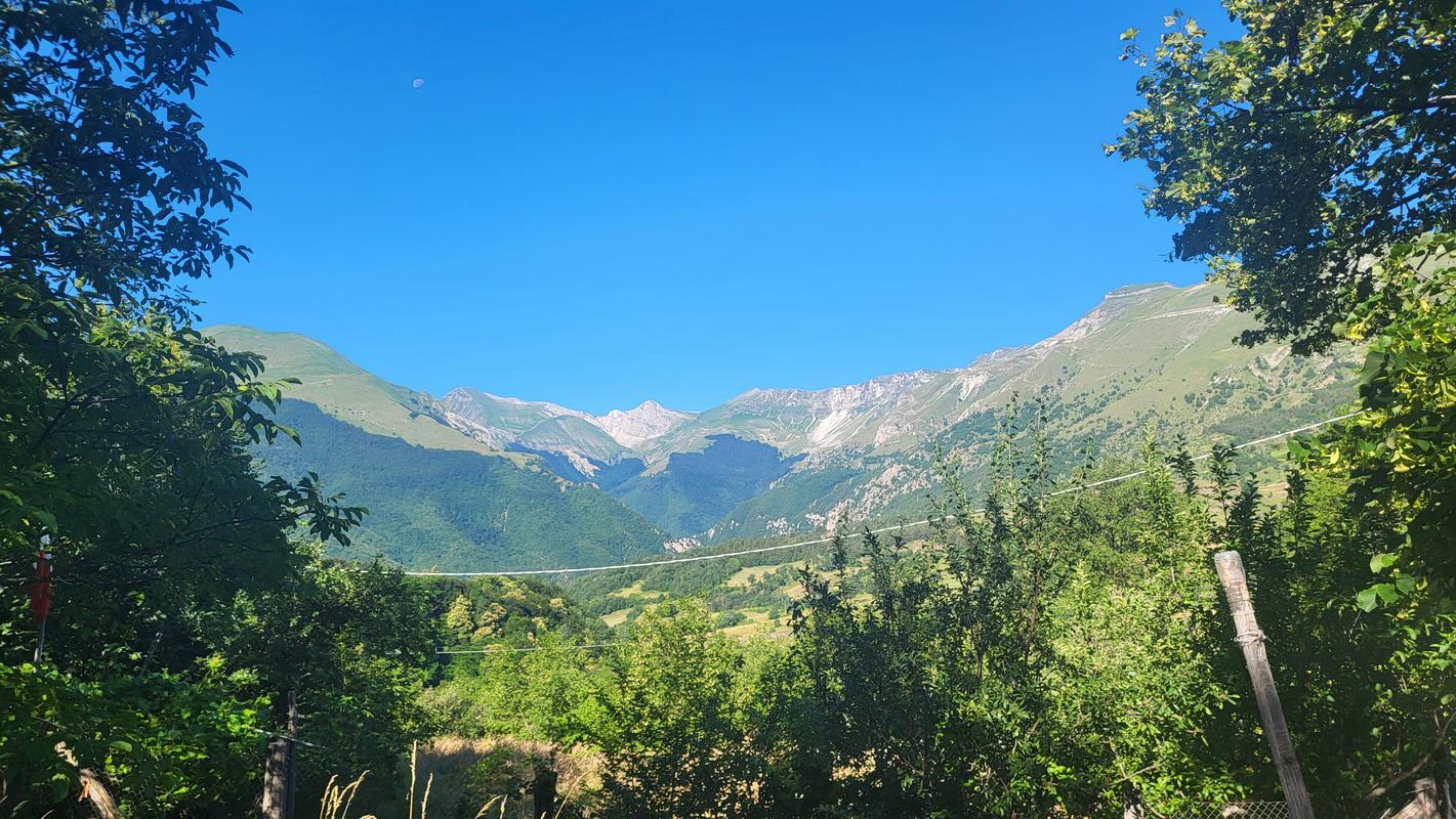 Freier Blick zum Passo Borghese (Bildmitte) Freier Blick zum Passo Borghese (Bildmitte)