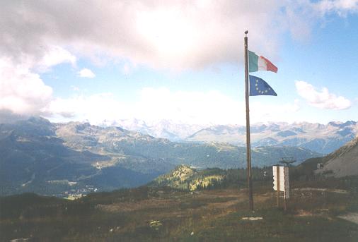 Blick auf das Adamello Massiv (links im Bild)