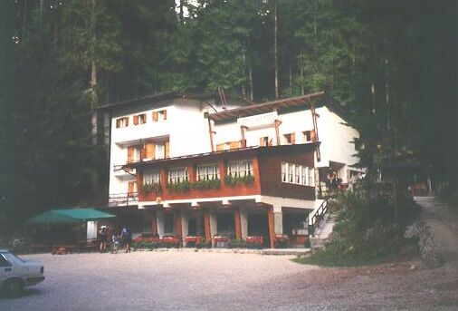 Albergo Lago Rosso (1177 m)