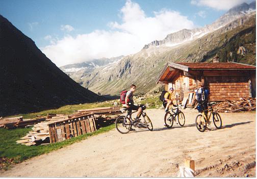 Ende des Fahrweges zum Krimmler Tauern an der Windbach Alm