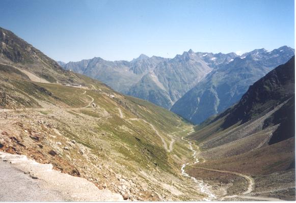 Blick von der Gletscherstraße zurück Richtung Ötztal