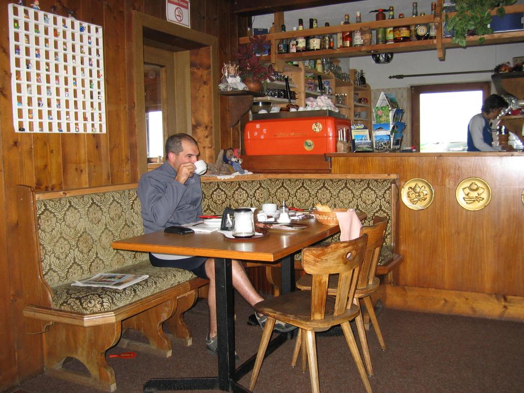 Frühstück in der Maurer Berghütte Frühstück in der Maurer Berghütte