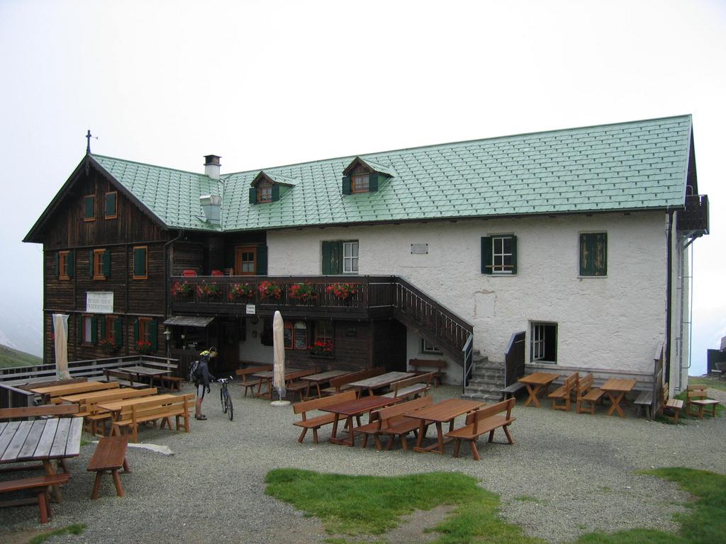 Schlüterhütte (2297m) Schlüterhütte (2297m)