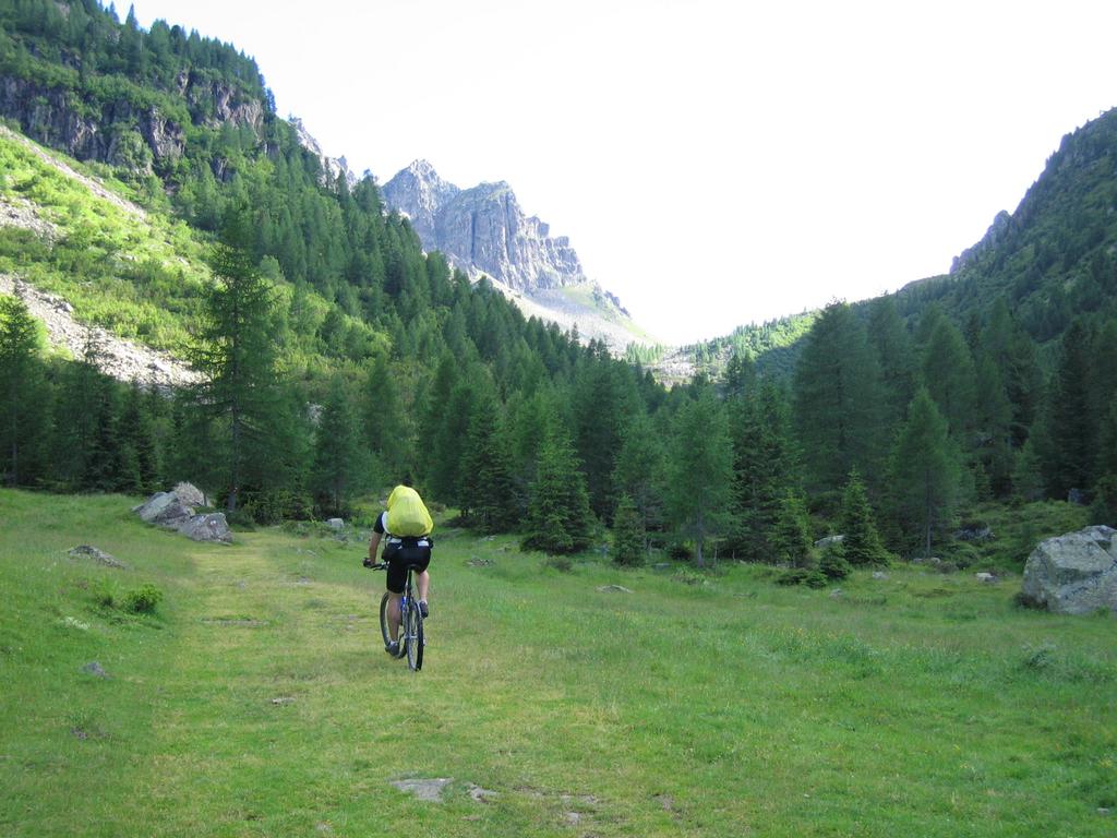 Auffahrt zum Passo Sadole (2066m)