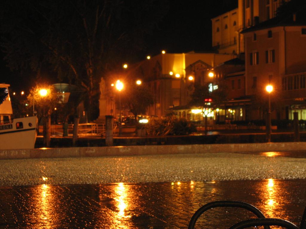 Riva, Hafen, Regen Riva, Hafen, Regen