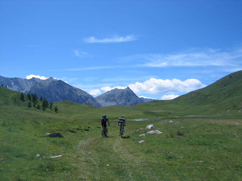 Ankunft am Col Bousson (2162m) Ankunft am Col Bousson (2162m)