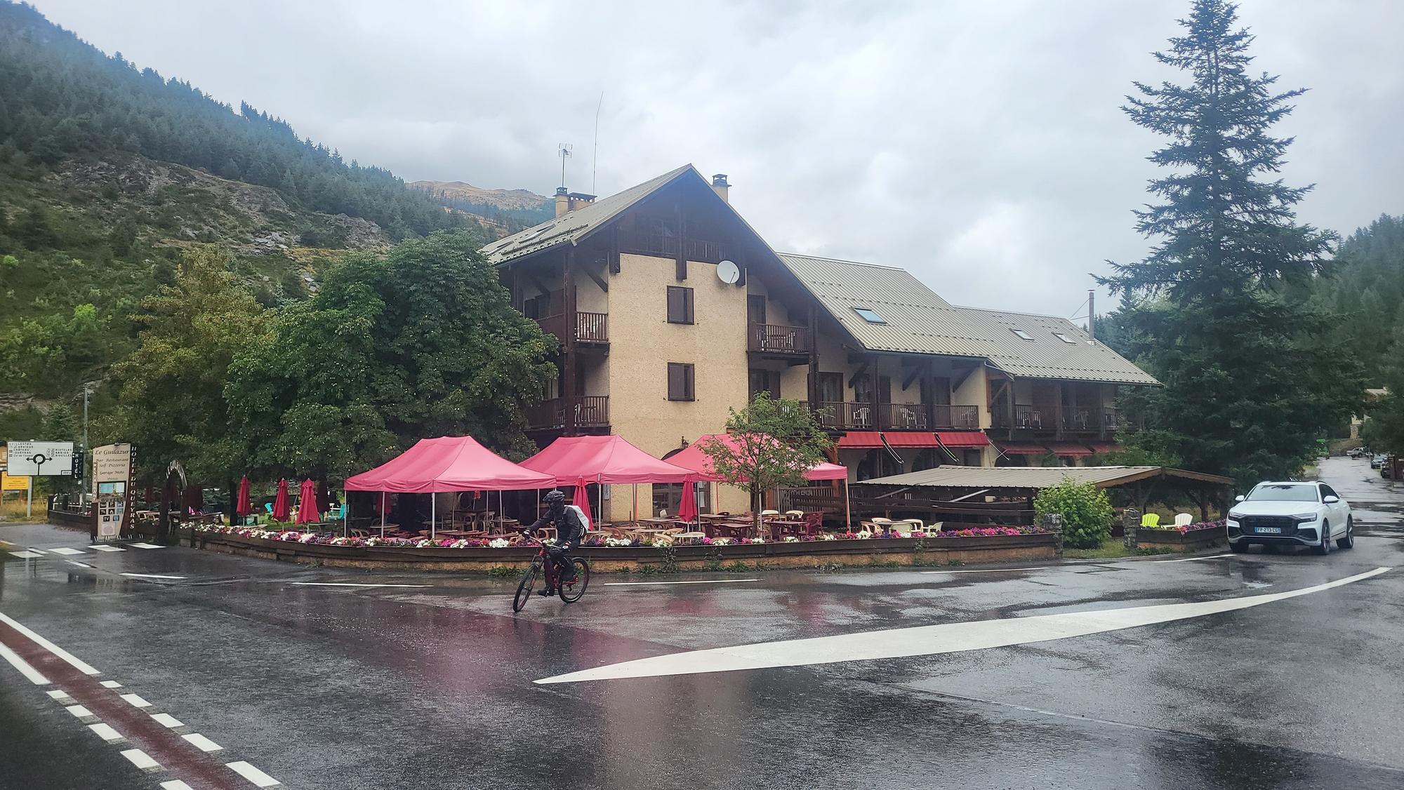 Ville-Vieille (1380#160;m) Ville-Vieille (1380#160;m)