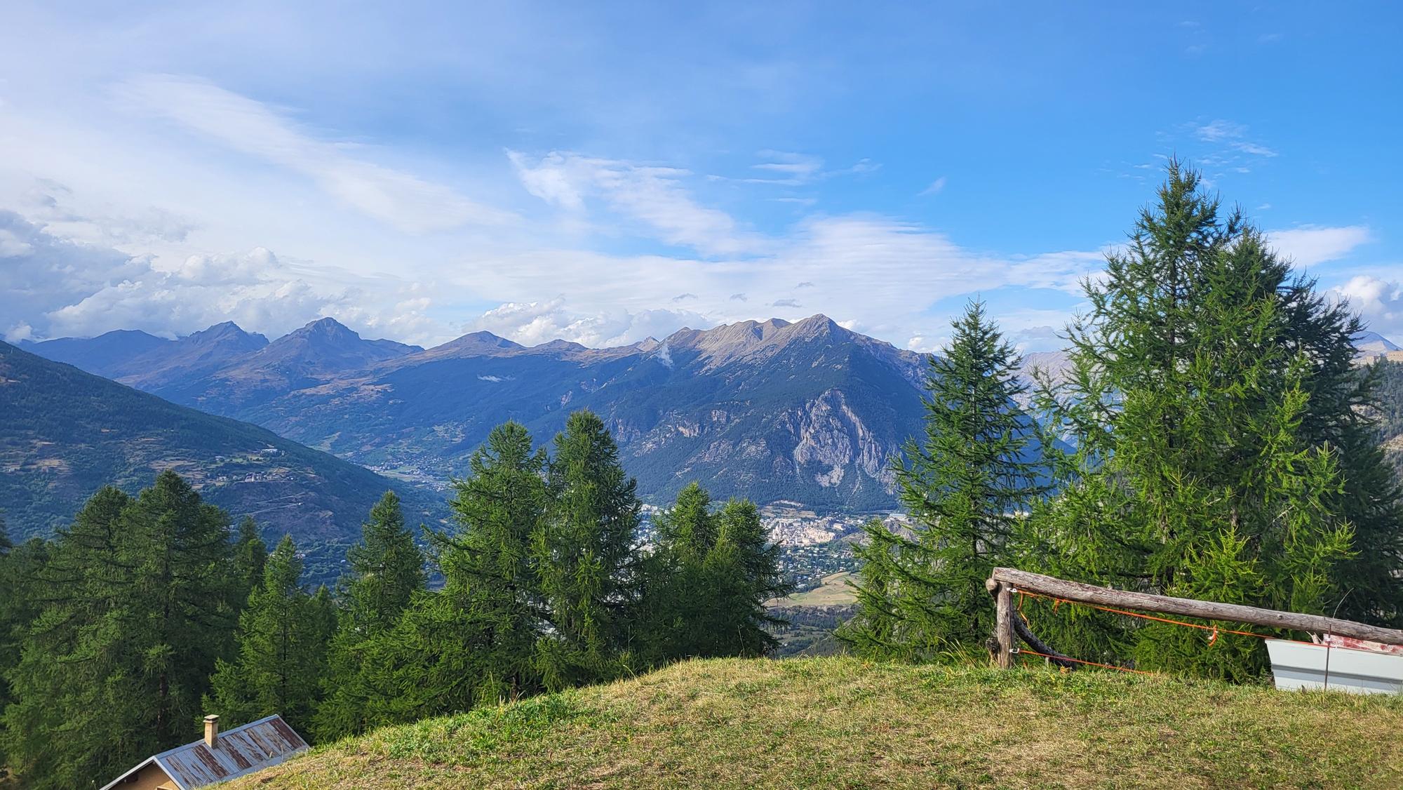 Blick von Mélézin nach Briançon Blick von Mélézin nach Briançon